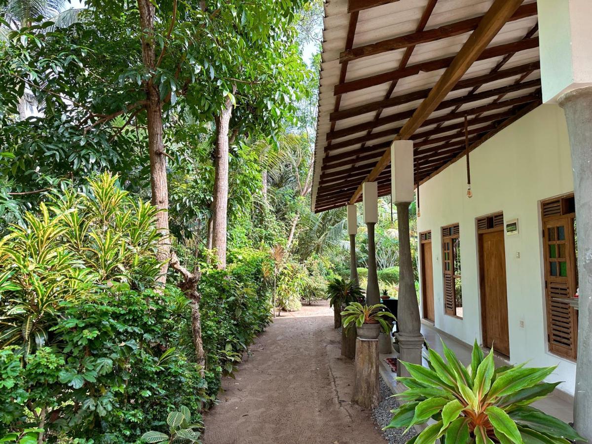Midigama Inn Ahangama Exterior photo