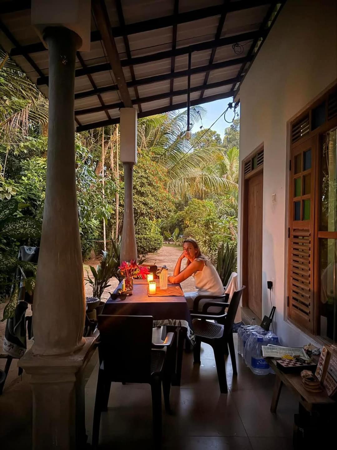 Midigama Inn Ahangama Exterior photo